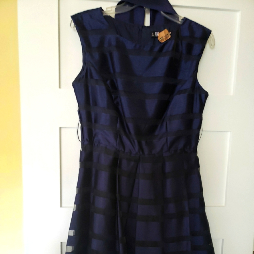 LF size 4 short blue dress